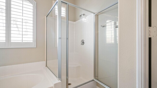 Building Photo - 49142 Barrymore St