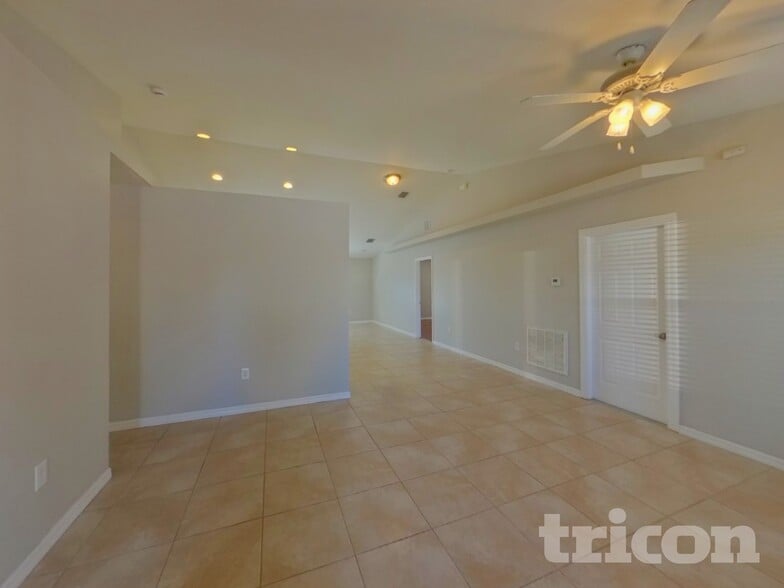 Building Photo - 23183 Burlingame Ave