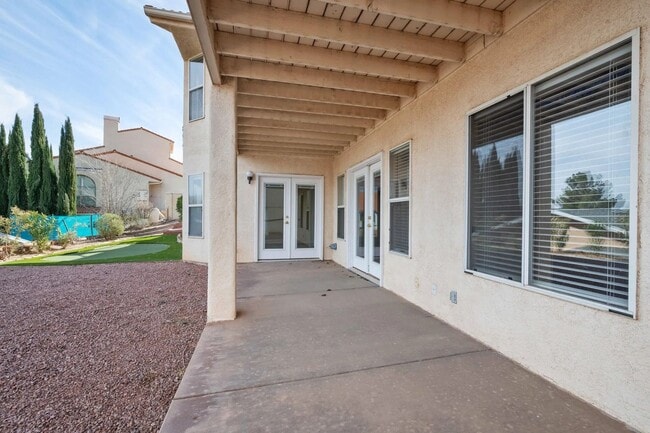 Building Photo - 4 Bedroom Retreat Overlooking Snow Canyon ...