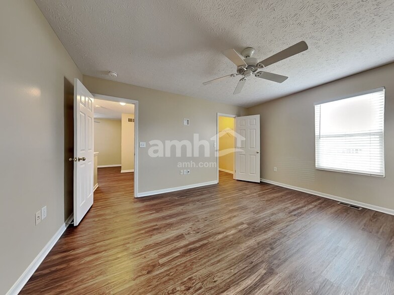 Building Photo - 424 Hartford Ct