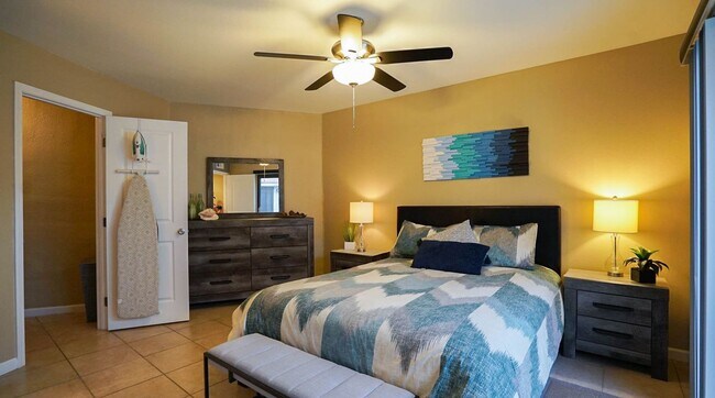 Building Photo - Stylish Condo with Golf Course Views in Gated Cathedral Canyon Country Club (Monthly Only - No Lo...