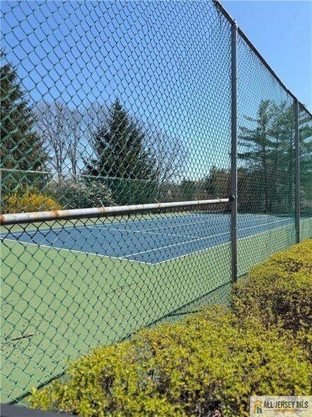 Building Photo - 1001 Cypress Ln