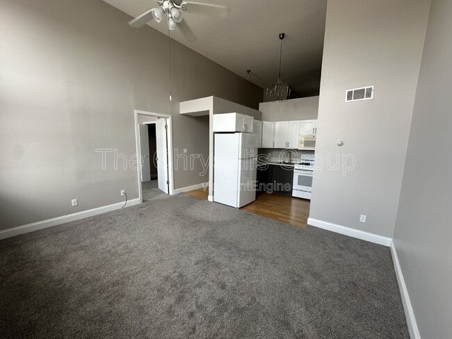 Building Photo - 217 W Main St