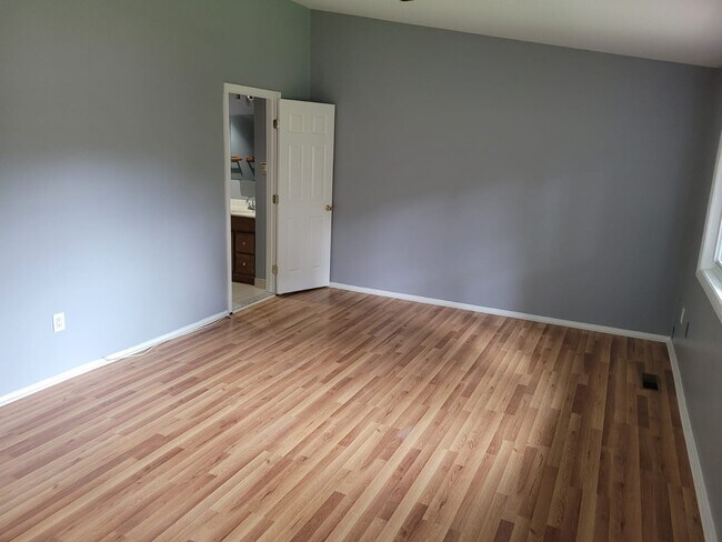 Building Photo - 9258 Red Cart Ct