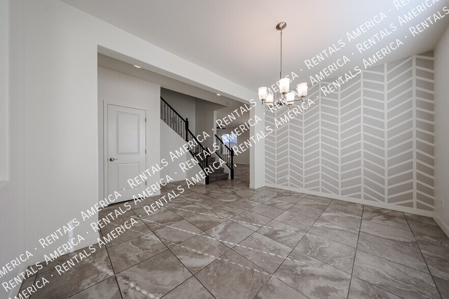 Building Photo - 17965 W Encinas Ln