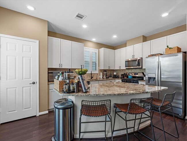 Building Photo - 8924 Hollister Commons Ln