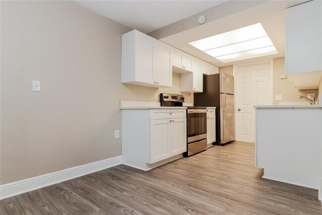 Building Photo - 6825 Amarillo St