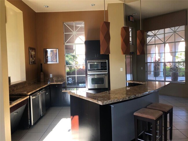 Building Photo - 5572 Metrowest Blvd