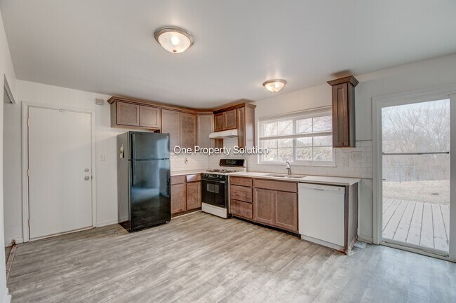 Building Photo - 924 W 60th Pl