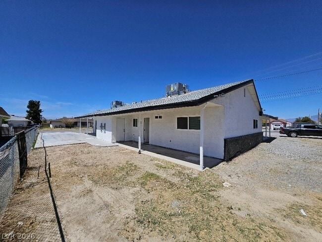 Building Photo - 1083 E Calvada Blvd