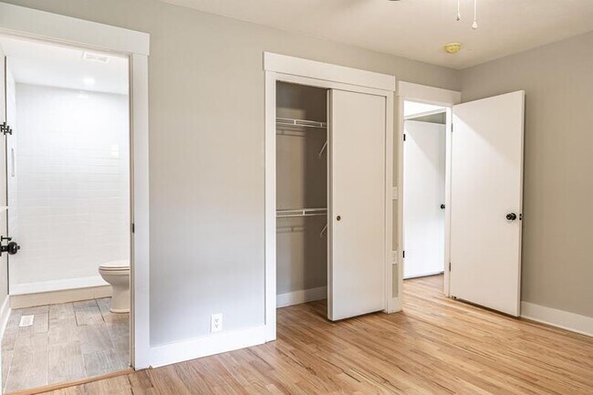 Building Photo - 440 W Maine Ave