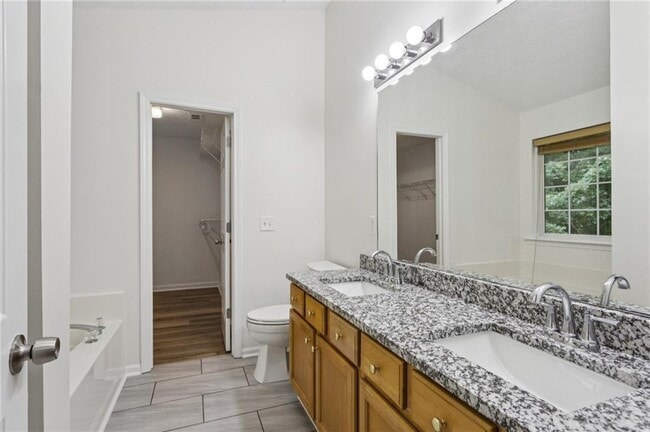 Building Photo - 208 Carrington Way