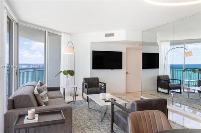 Building Photo - 17375 Collins Ave