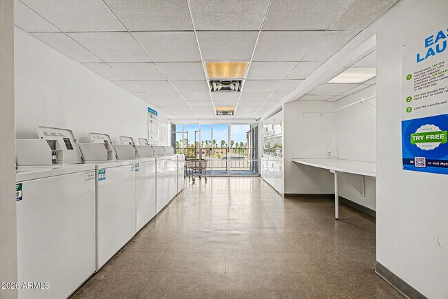 Building Photo - 805 N 4th Ave