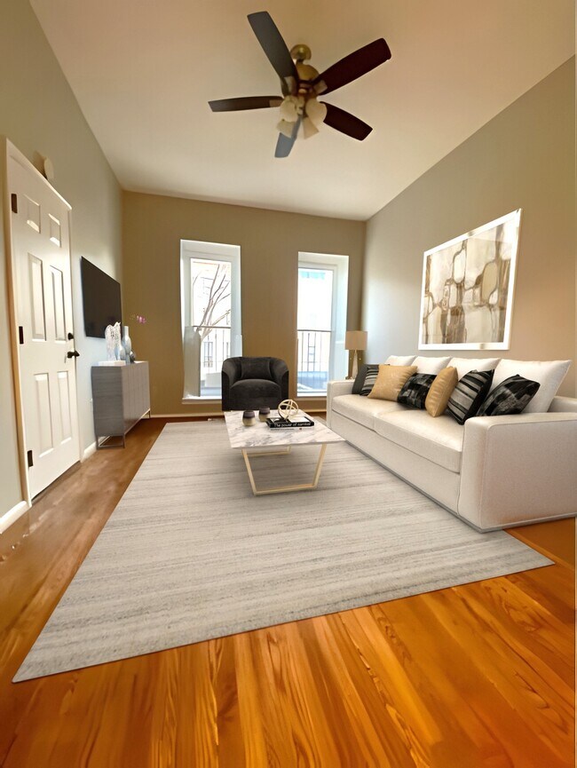 LIGHT-FILLED LIVING SPACE - 1330 W Lombard St