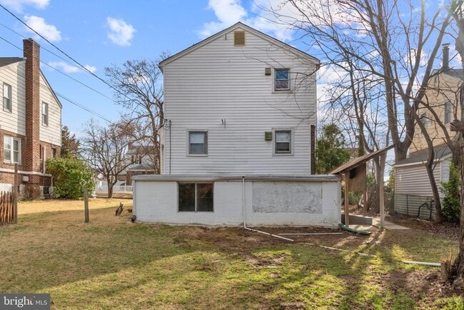 Building Photo - 6116 Moyer Ave