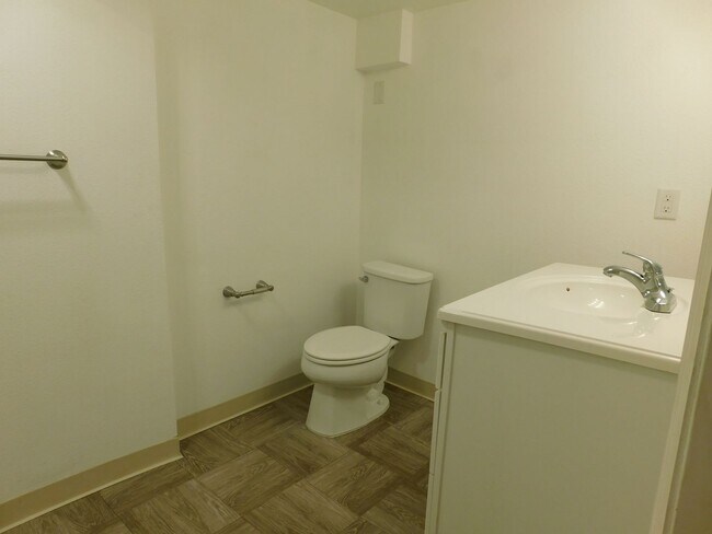 Building Photo - 1304 N 16th St