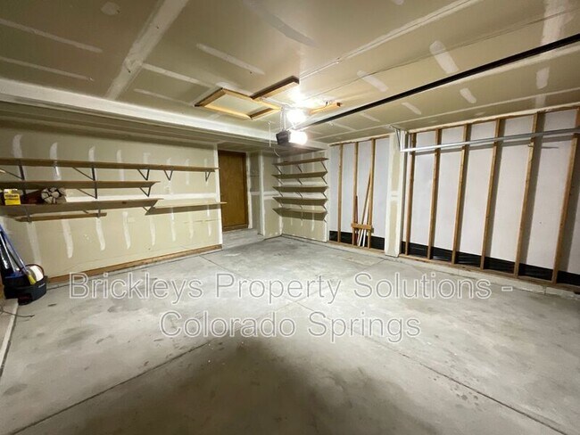 Building Photo - 7993 Scarborough Dr