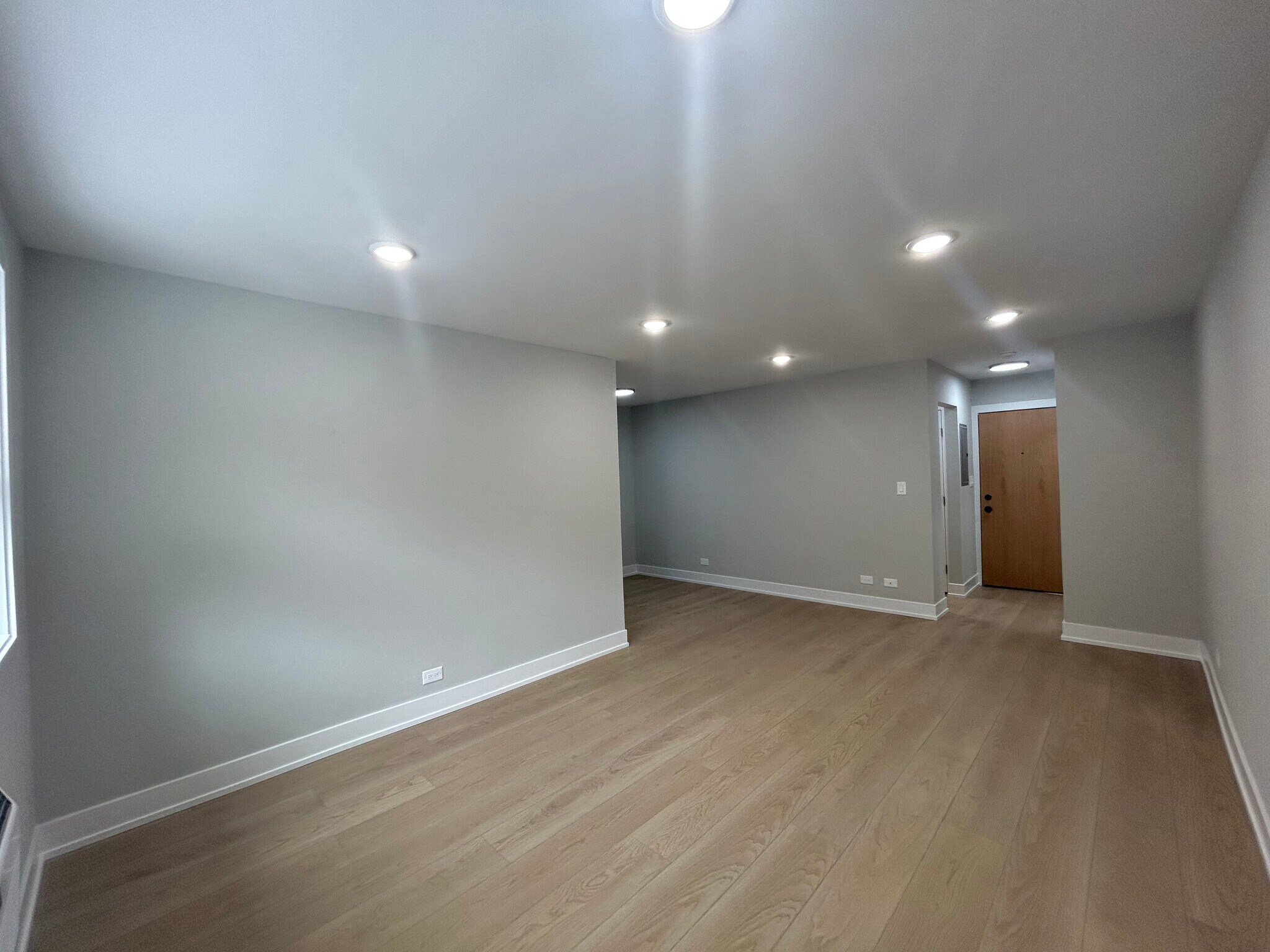 Building Photo - 516 W Aldine Ave
