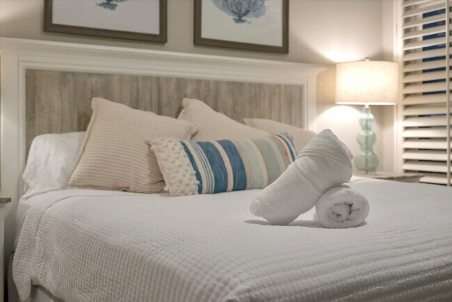 Building Photo - 6406 Gulf Dr