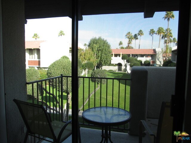 Building Photo - 1100 E Amado Rd