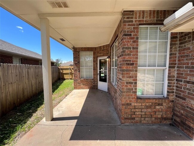 Building Photo - 909 Pruett Dr