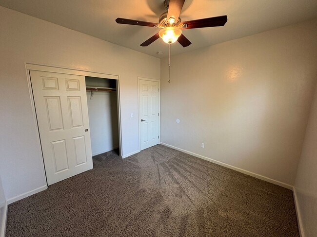 Building Photo - Lovely home available now!