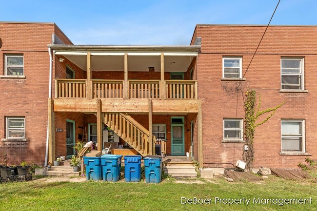 Building Photo - 301 W Dutton St