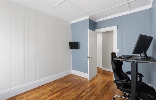 Building Photo - 28 Borden St