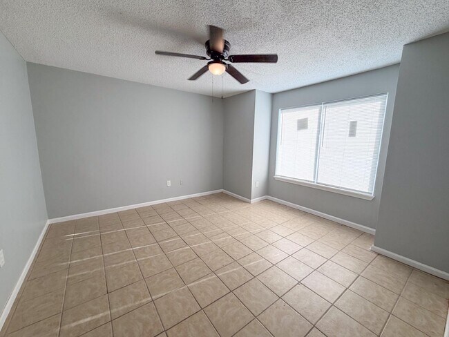 Building Photo - 103 Limoges St