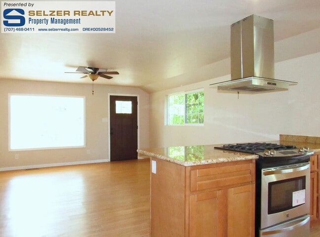 Building Photo - Cozy 2 bedroom home at the base of the west Ukiah foothills!