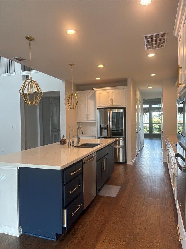 Building Photo - 2904 Fallcrest Bnd