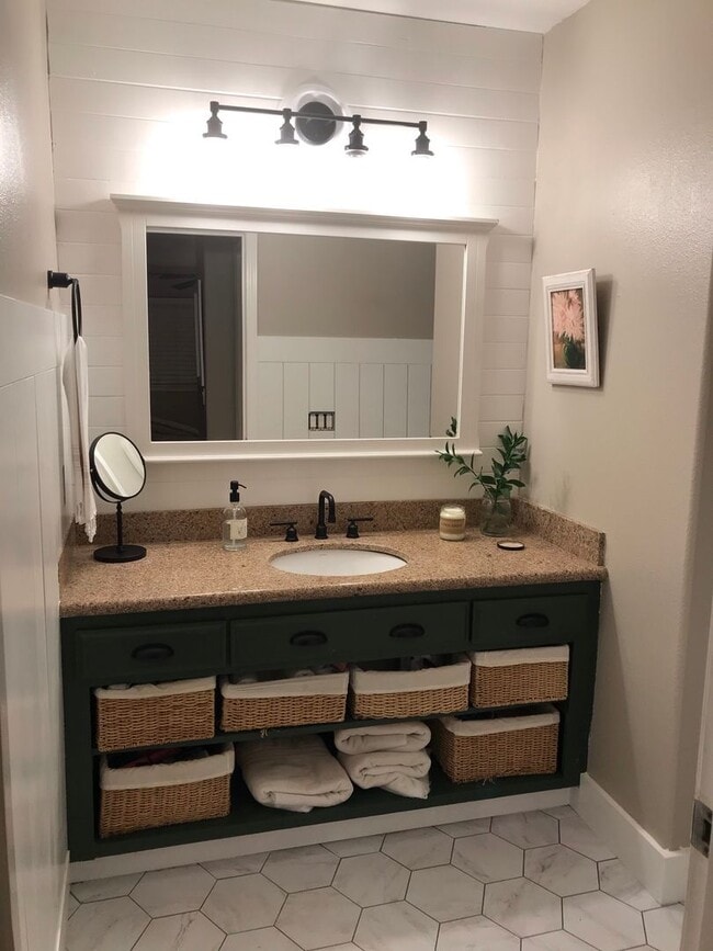 Building Photo - Breathtaking Oceanview Retreat: Exquisite ...