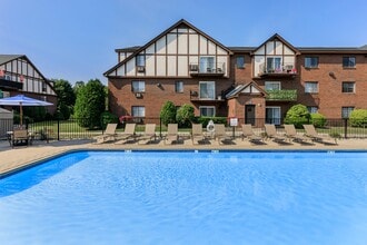 Building Photo - Rivers Edge Apartments