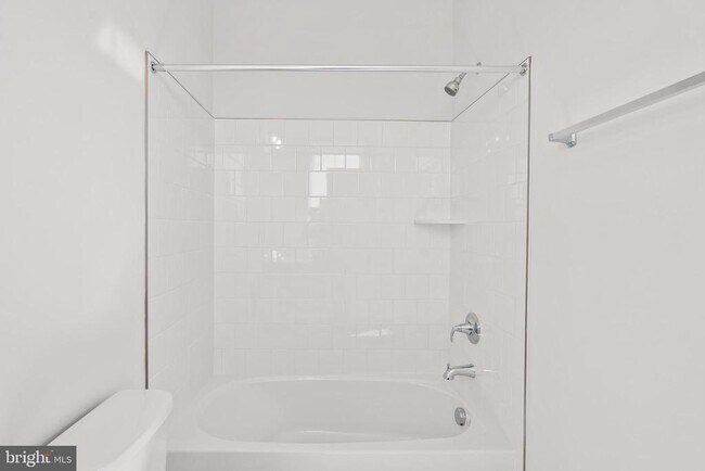 Building Photo - 596 Watermans Dr