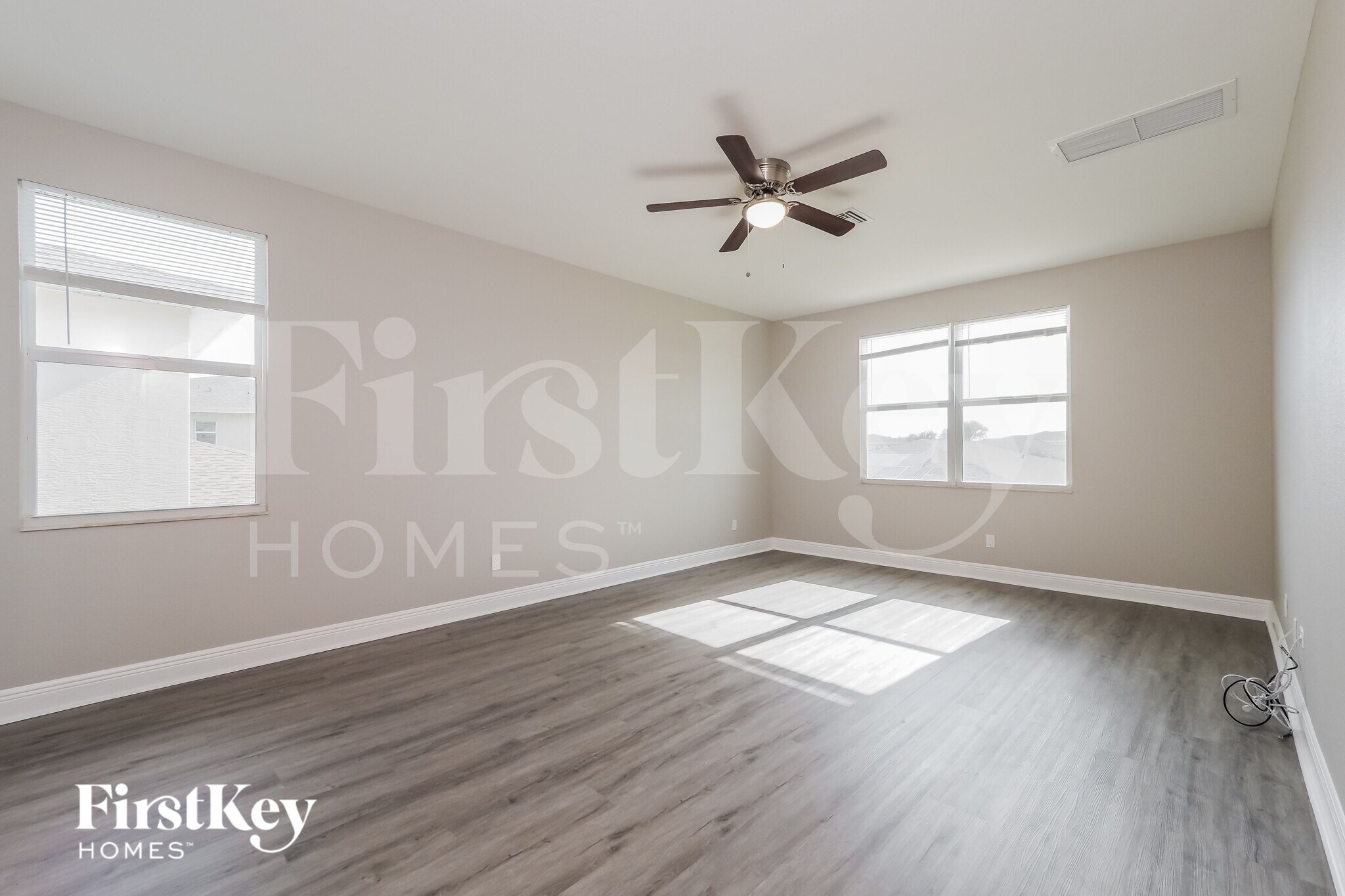 Building Photo - 1183 NW Leonardo Cir