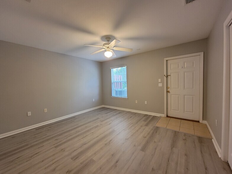 Building Photo - 4434 Gearhart Rd