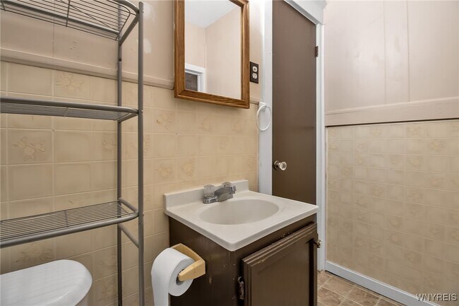 Building Photo - 314 Abbott Rd