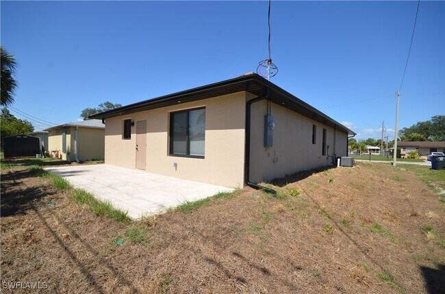 Building Photo - 2132 Barker Blvd