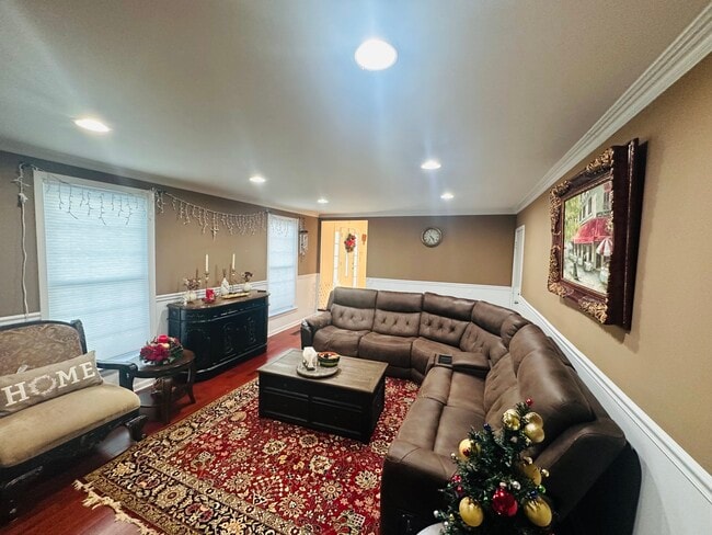 Building Photo - 5226 Cedarhurst Dr