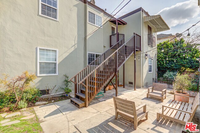Building Photo - 127 N Harper Ave