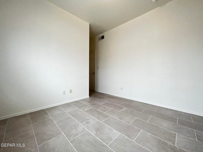 Building Photo - 5913 Cielo De Oro Pl