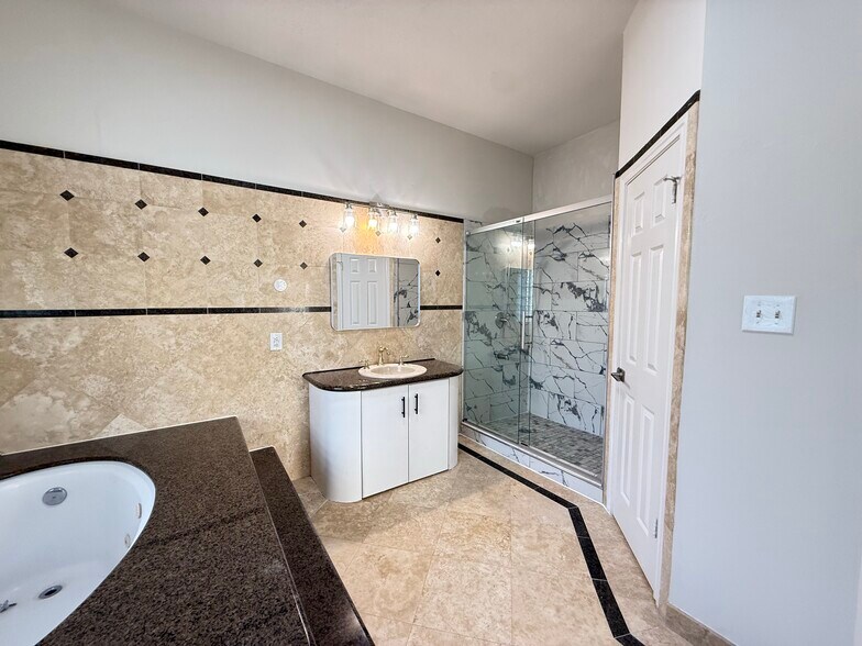 Building Photo - 3122 Gatesbury North Dr