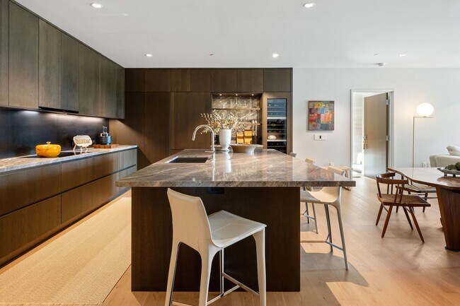 Building Photo - 171 Sawmill Cir