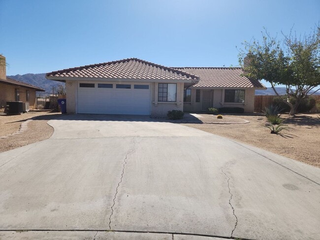 Building Photo - COMING SOON! Must See!!! Nice house at the end of a Cul de Sac!