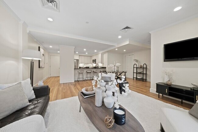 Building Photo - 321 Hammond Pond Pkwy