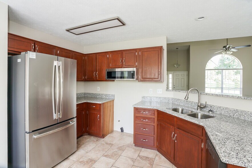 Building Photo - 1207 Cedarbend Dr