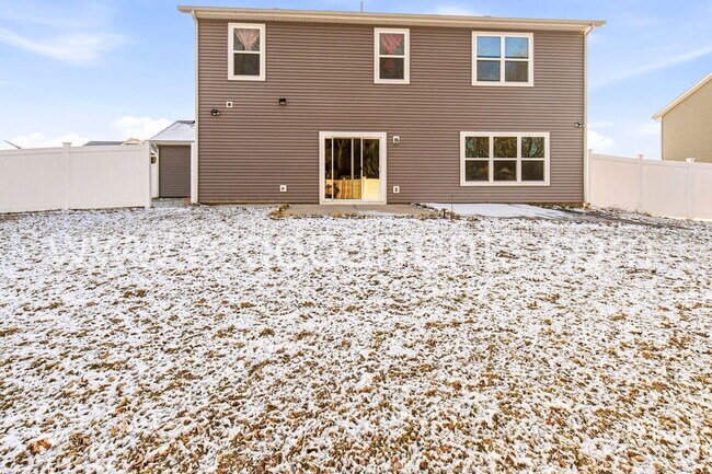 Building Photo - 8276 Sonata Pl