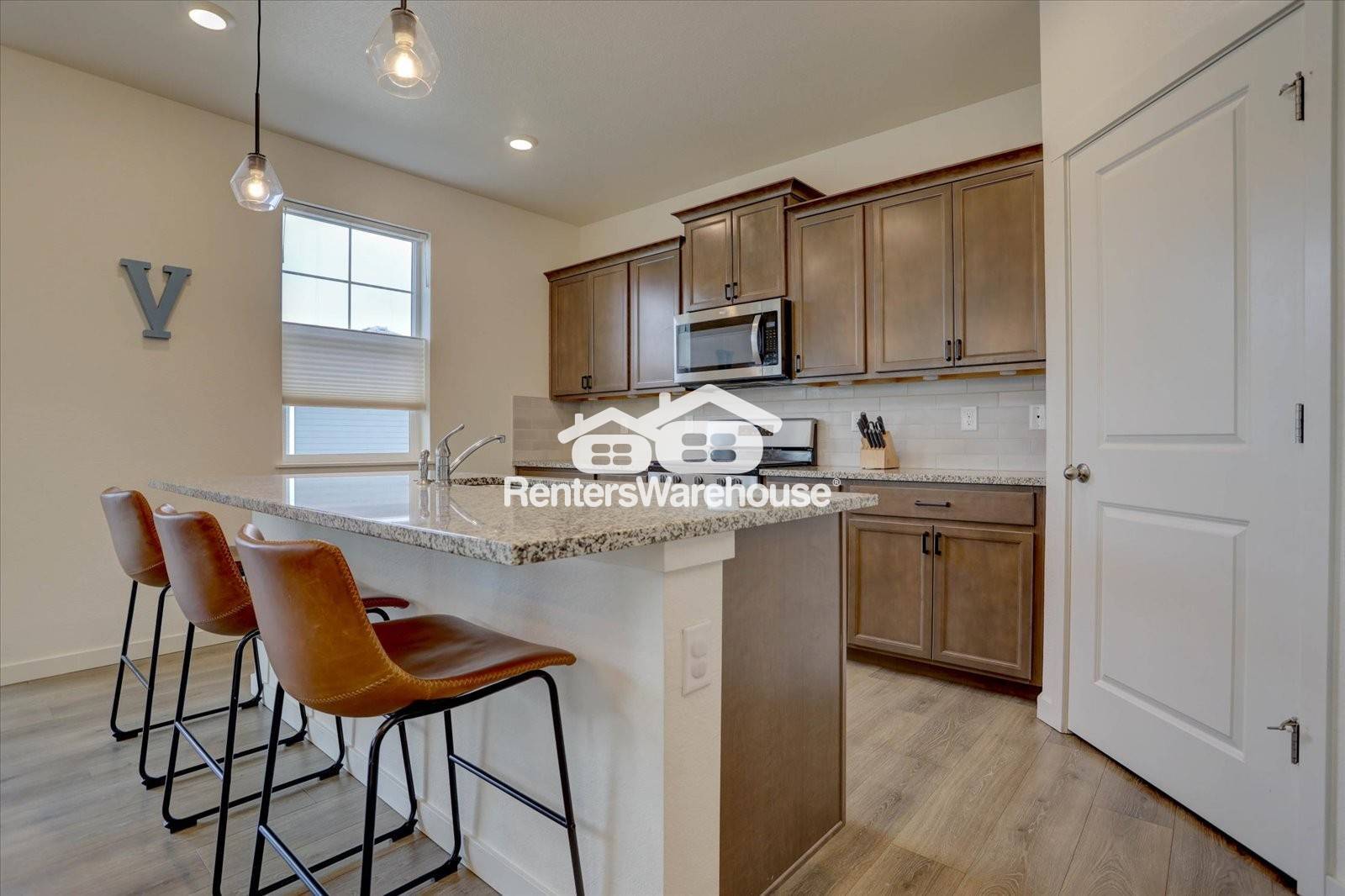 Building Photo - 2042 Rosette Ln