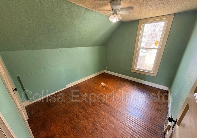 Building Photo - 814 Grace Ave